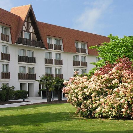 Amiraute Hotel Golf Deauville Тук Экстерьер фото