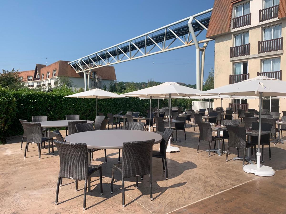 Amiraute Hotel Golf Deauville Тук Экстерьер фото
