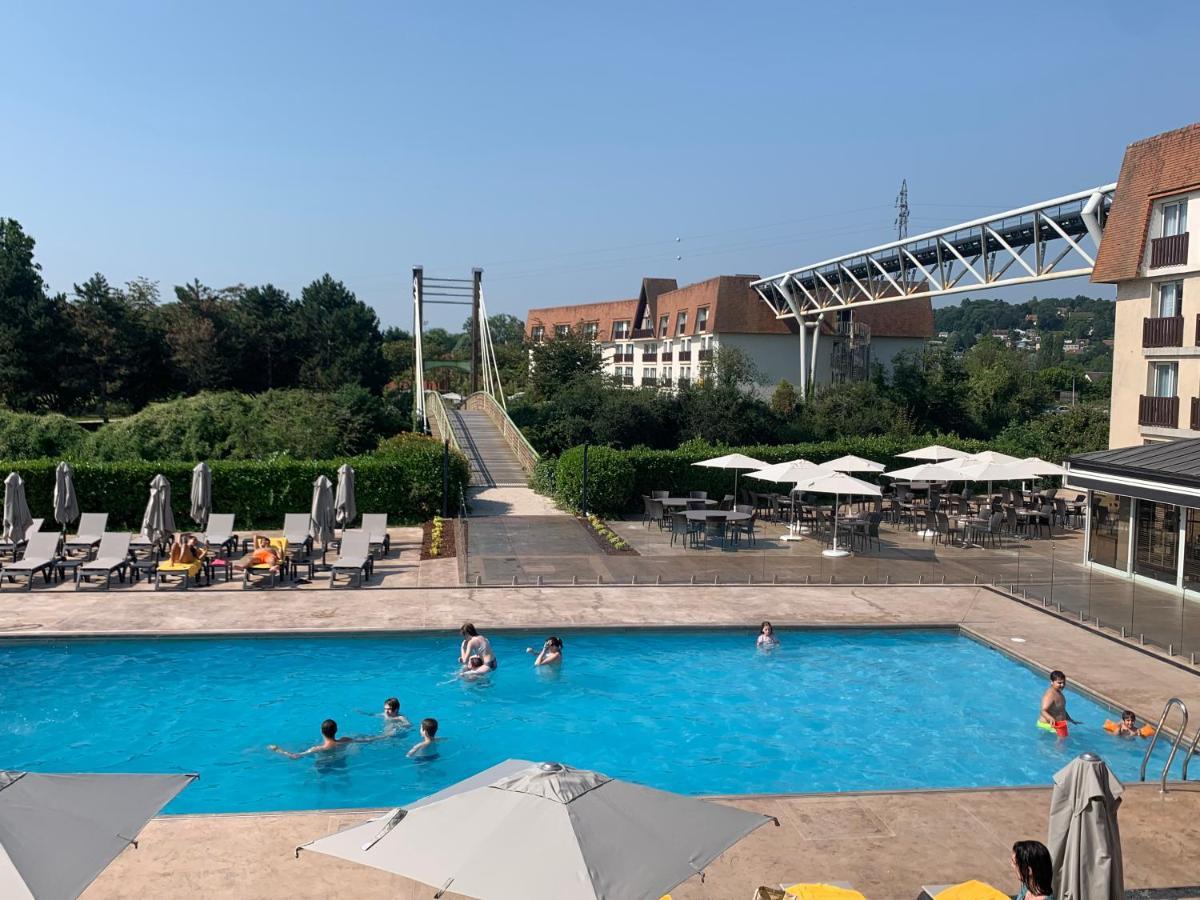 Amiraute Hotel Golf Deauville Тук Экстерьер фото