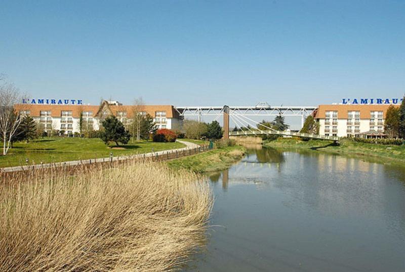 Amiraute Hotel Golf Deauville Тук Экстерьер фото