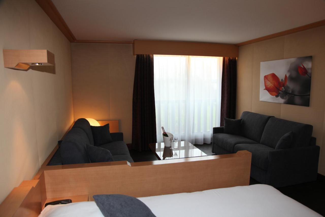 Amiraute Hotel Golf Deauville Тук Экстерьер фото