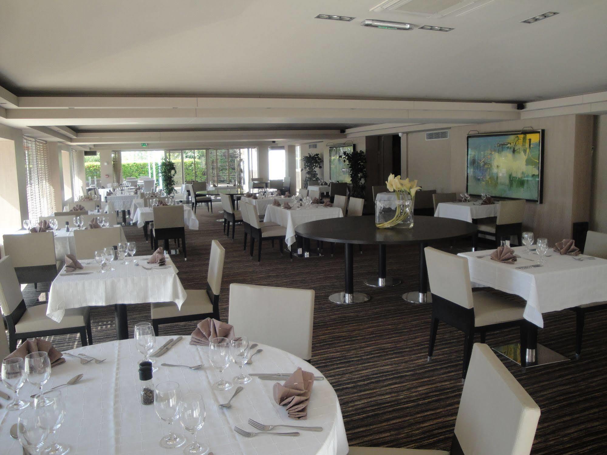 Amiraute Hotel Golf Deauville Тук Экстерьер фото